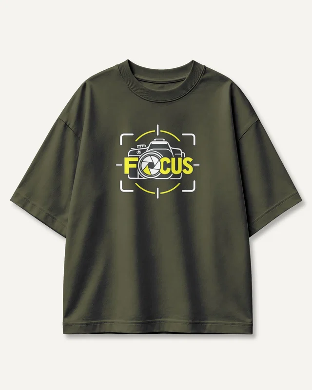 Focus Camera Oversized T-Shirt in Olive Green — front